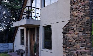 Amplia Casa con pileta y vista al rio, Villa Urquiza