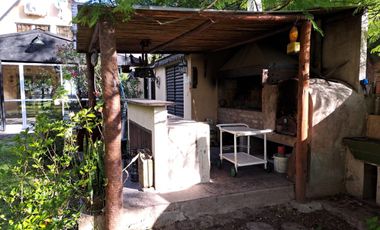 Amplia Casa con pileta y vista al rio, Villa Urquiza