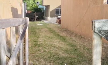 Duplex 3 Amb con patio y estacionamiento