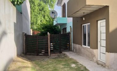 Duplex 3 Amb con patio y estacionamiento