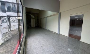 Local en Alquiler 790 m² en Guayaquil, Av Carlos Julio Arosemena