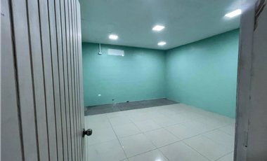 Local en Alquiler 790 m² en Guayaquil, Av Carlos Julio Arosemena