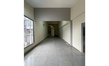 Local en Alquiler 790 m² en Guayaquil, Av Carlos Julio Arosemena