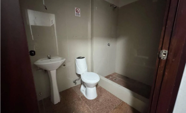 Local en Alquiler 790 m² en Guayaquil, Av Carlos Julio Arosemena