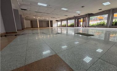 Local en Alquiler 790 m² en Guayaquil, Av Carlos Julio Arosemena