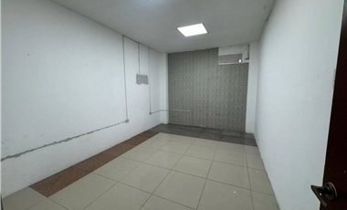 Local en Alquiler 790 m² en Guayaquil, Av Carlos Julio Arosemena