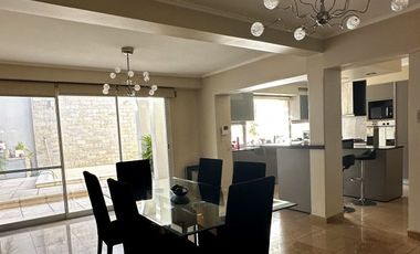 EN VENTA CASA PREMIUM - ZONA SANTA TERESITA