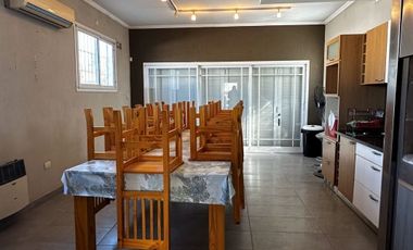 EN VENTA CASA PREMIUM - ZONA SANTA TERESITA
