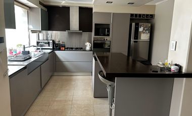 EN VENTA CASA PREMIUM - ZONA SANTA TERESITA