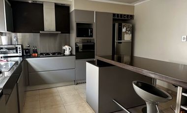 EN VENTA CASA PREMIUM - ZONA SANTA TERESITA