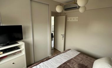 IMPECABLE DEPARTAMENTO DE 3 AMB. AL FRENTE C/COCHERA (Muy Amplia) - PISO ALTO CON PALIER PRIVADO - CARLOS GARDEL AL 100