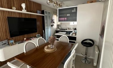 IMPECABLE DEPARTAMENTO DE 3 AMB. AL FRENTE C/COCHERA (Muy Amplia) - PISO ALTO CON PALIER PRIVADO - CARLOS GARDEL AL 100