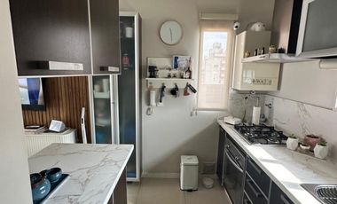 IMPECABLE DEPARTAMENTO DE 3 AMB. AL FRENTE C/COCHERA (Muy Amplia) - PISO ALTO CON PALIER PRIVADO - CARLOS GARDEL AL 100