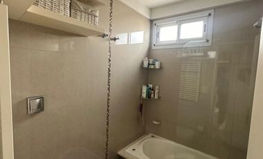 IMPECABLE DEPARTAMENTO DE 3 AMB. AL FRENTE C/COCHERA (Muy Amplia) - PISO ALTO CON PALIER PRIVADO - CARLOS GARDEL AL 100