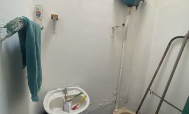 IMPORTANTE PROPIEDAD DOS CASAS CON DOS LOCALES