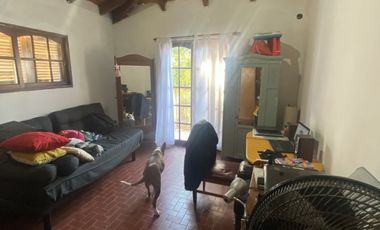 IMPORTANTE PROPIEDAD DOS CASAS CON DOS LOCALES