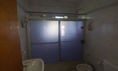 IMPORTANTE PROPIEDAD DOS CASAS CON DOS LOCALES