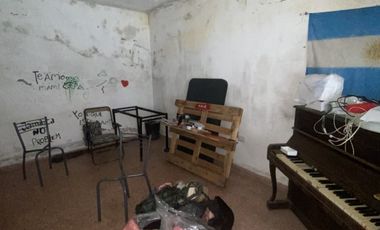 IMPORTANTE PROPIEDAD DOS CASAS CON DOS LOCALES