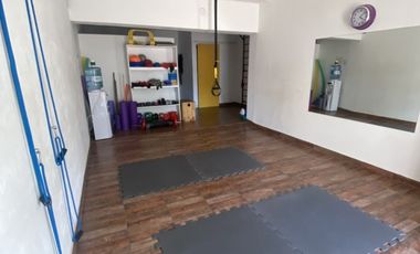IMPORTANTE PROPIEDAD DOS CASAS CON DOS LOCALES