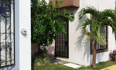 Casa en Venta  con Doble Seguridad en Valparaíso Temixco, Morelos