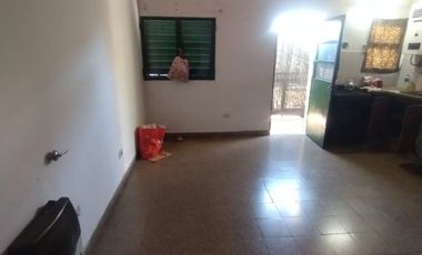 VENDE: Departamento z/ Primero de Mayo,