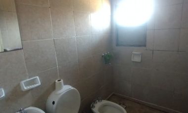 VENDE: Departamento z/ Primero de Mayo,
