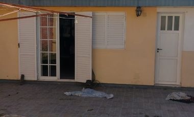 VENDE: Casa  zona Gobernador Crespo y Blas Parera,