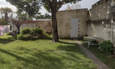 VENTA de CASA c/IMPORTANTE TERRENO - CRISOLOGO LARRALDE, PARANA