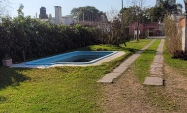 VENTA de CASA c/IMPORTANTE TERRENO - CRISOLOGO LARRALDE, PARANA