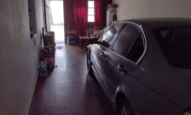 VENTA de CASA c/IMPORTANTE TERRENO - CRISOLOGO LARRALDE, PARANA