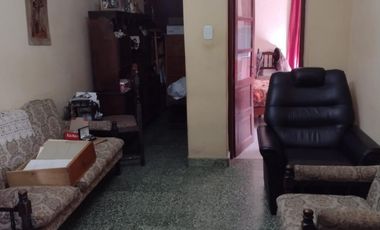 VENTA de CASA c/IMPORTANTE TERRENO - CRISOLOGO LARRALDE, PARANA