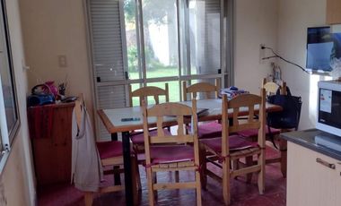 VENTA de CASA c/IMPORTANTE TERRENO - CRISOLOGO LARRALDE, PARANA