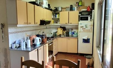 VENTA de CASA c/IMPORTANTE TERRENO - CRISOLOGO LARRALDE, PARANA