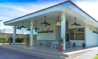 Casa en Venta en Fraccionamiento Entre Rios Fluvial Vallarta con Casa Club y Alberca.
