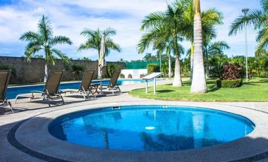 Casa en Venta en Fraccionamiento Entre Rios Fluvial Vallarta con Casa Club y Alberca.