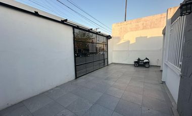 CASA DE UN PISO EN RENTA COL DEL ROBLE SAN NICOLAS