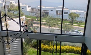 Casa en Renta Amueblada Zibata, Recámara P/B, Roof Garden