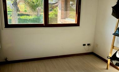 Hermosa Casa en Venta de 4 amb en barrio cerrado Las Tres Horquetas