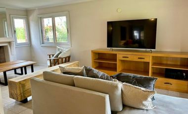 Hermosa Casa en Venta de 4 amb en barrio cerrado Las Tres Horquetas