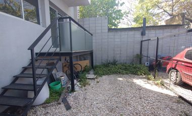 VENTA DEPTO MONOAMBIENTE CON COCHERA/PATIO
