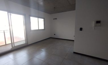 VENTA DEPTO MONOAMBIENTE CON COCHERA/PATIO