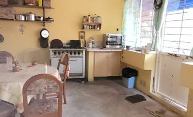 VENTA de CASA y LOCAL - GDOR. E. MIHURA, PARANA