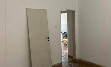 VENDO CASA en Calle Reforma Universitaria al 1800  Amplio terreno de 526 mÂ² (va de calle a calle)