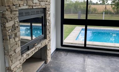 Casa a estrenar de 4 ambientes con piscina en BÂ° La Madalena Canning