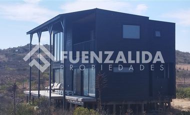Casa en Venta en Condominio Rocas del Mar parcela 86