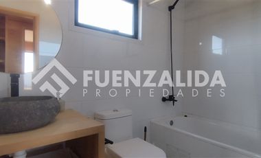 Casa en Venta en Condominio Rocas del Mar parcela 86