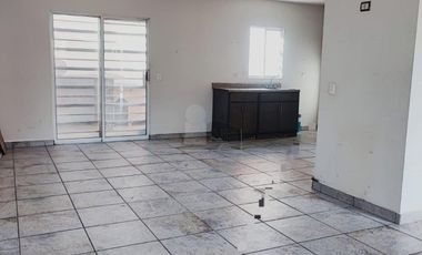 AMPLIA CASA EN VENTA EN FRACC QUINTA DEL CEDRO