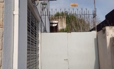 Casa PH en alquiler en Quilmes Este