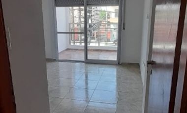 Departamento en alquiler en Florencio Varela Este