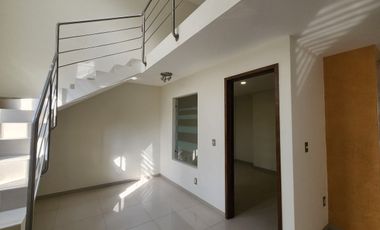 VENTA DE CASA EN  METEPEC  4 RECAMARAS 3 BAÑOS